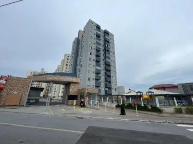 Apartamento com 2 Quartos para alugar, 58m² no Areias, São José