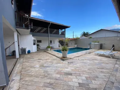 Sobrado com 5 Quartos à venda, 335m² no Jardim Casablanca, Peruíbe