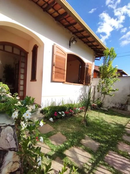 Casa com 4 quartos — Santa Amélia, Belo Horizonte