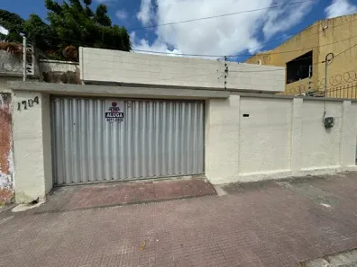 Casa com 3 Quartos para alugar, 130m² no Montese, Fortaleza