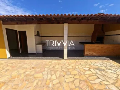 Casa com 3 Quartos para alugar, 198m² no Santa Mônica, Uberlândia