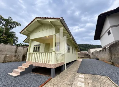 Casa com 4 Quartos para alugar, 112m² no Água Verde, Blumenau