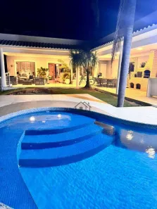 Casa com 5 Quartos à venda, 450m² no Itaipu, Niterói