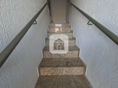 Sobrado com 3 Quartos para alugar, 130m² no Nossa Senhora Aparecida, Uberlândia