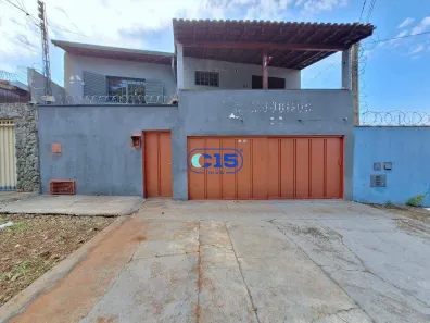 Casa com 3 Quartos à venda, 201m² no Jardim Francano, Franca