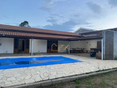 Fazenda/Sítio com 4 Quartos à venda, 200m² no Quatinga, Mogi das Cruzes