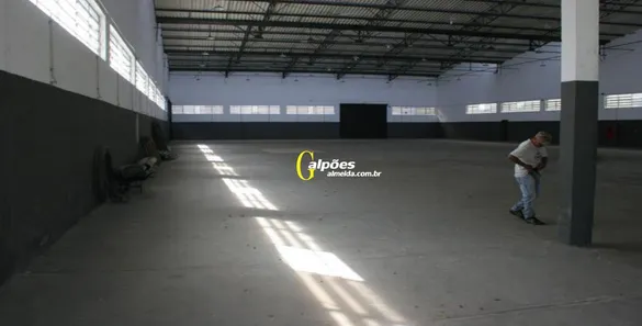 Galpão/Depósito/Armazém para alugar, 2000m² no Remédios, Osasco