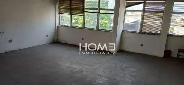 Galpão/Depósito/Armazém à venda, 850m² no Jacarezinho, Rio de Janeiro