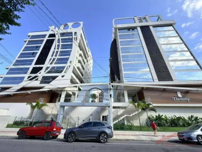 Apartamento com 3 Quartos para alugar, 111m² no América, Joinville