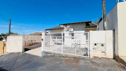 Casa com 3 Quartos à venda, 130m² no Jardim Caviúna, Rolândia