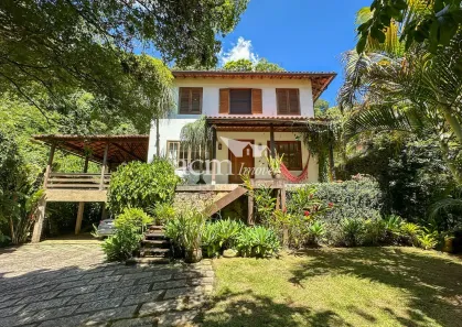 Casa com 3 Quartos à venda, 805m² no Itaipava, Petrópolis