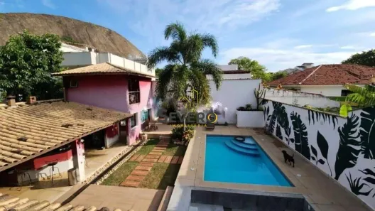 Casa com 6 Quartos à venda, 318m² no Itacoatiara, Niterói