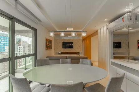 Apartamento com 3 Quartos para alugar, 96m² no Água Verde, Curitiba