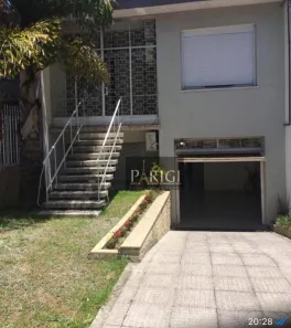 Casa com 3 Quartos para alugar, 224m² no Azenha, Porto Alegre