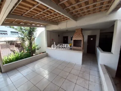 Cobertura com 2 Quartos para alugar, 90m² no Osvaldo Rezende, Uberlândia