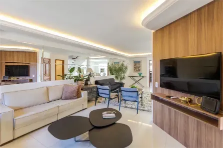 Casa com 3 Quartos à venda, 315m² no Chácara das Pedras, Porto Alegre