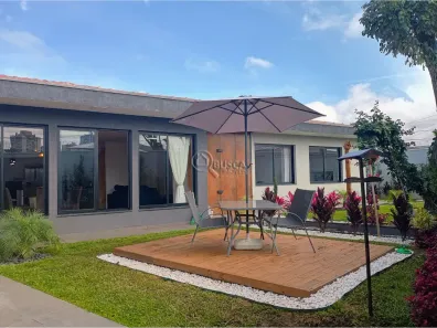 Casa com 3 Quartos à venda, 240m² no Jardim Botânico, Curitiba