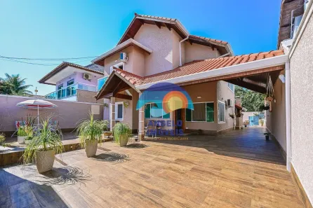 Sobrado com 4 Quartos à venda, 196m² no Bal Stella Maris, Peruíbe