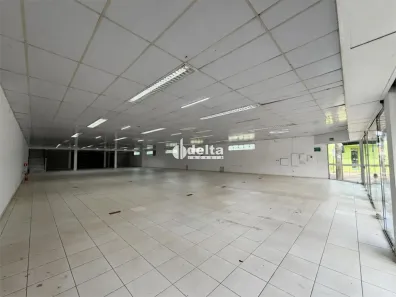 Ponto Comercial para alugar, 750m² no Nossa Senhora Aparecida, Uberlândia