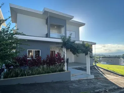 Casa de Condomínio com 4 Quartos para alugar, 264m² no Bairro do Grama, Caçapava