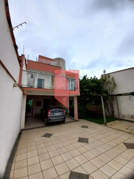 Casa com 4 quartos — Caiçaras, Belo Horizonte