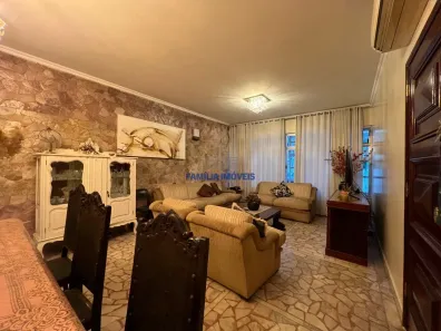 Sobrado com 3 Quartos para alugar, 289m² no Gonzaga, Santos