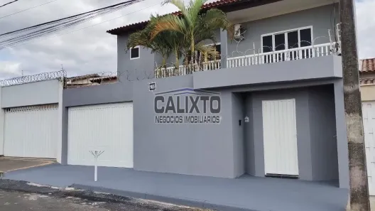 Casa com 3 Quartos à venda, 250m² no Jardim América I, Uberlândia