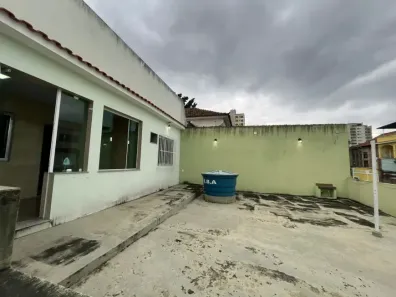 Casa com 2 Quartos para alugar, 75m² no Centro, Nilópolis