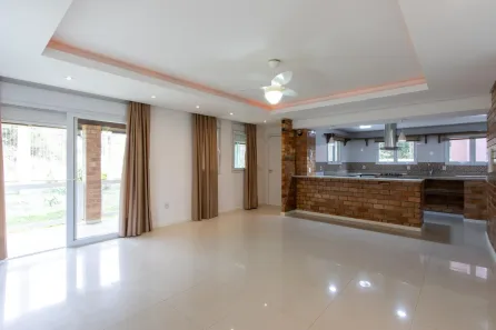 Casa com 3 Quartos à venda, 308m² no Hípica, Porto Alegre