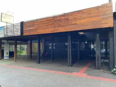 Prédio Comercial para alugar, 200m² no Zona 01, Maringá