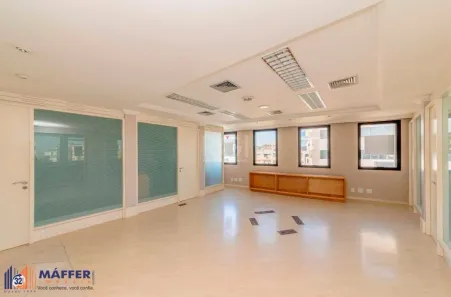 Sala Comercial à venda, 127m² no Três Figueiras, Porto Alegre