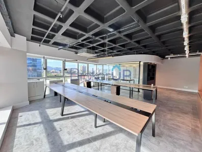 Sala Comercial à venda, 106m² no Petrópolis, Porto Alegre