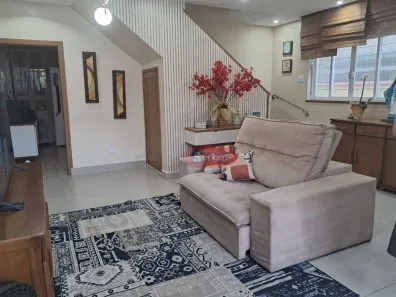 Casa com 3 Quartos à venda, 131m² no Embaré, Santos