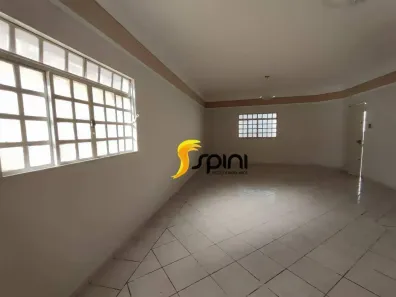 Casa com 3 Quartos para alugar, 160m² no Segismundo Pereira, Uberlândia