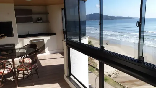 Apartamento com 3 Quartos para alugar, 145m² no Meia Praia, Itapema