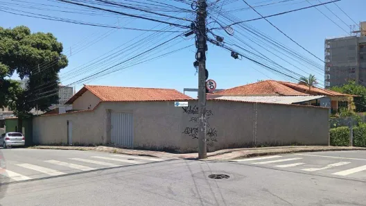 Casa com 2 Quartos à venda, 169m² no Caiçaras, Belo Horizonte