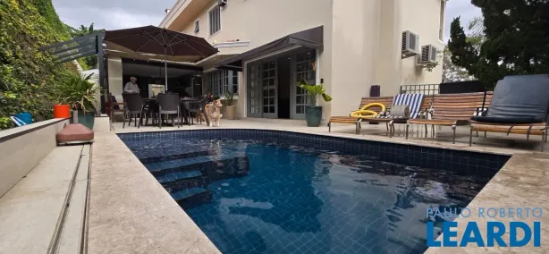 Casa de Condomínio com 4 Quartos à venda, 450m² no Morumbi, São Paulo