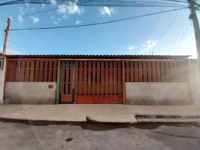 Casa com 3 Quartos à venda, 150m² no Recanto das Emas, Brasília