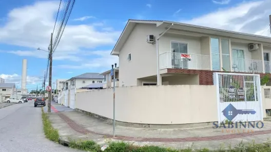 Sobrado com 2 Quartos à venda, 100m² no Nova Palhoça, Palhoça