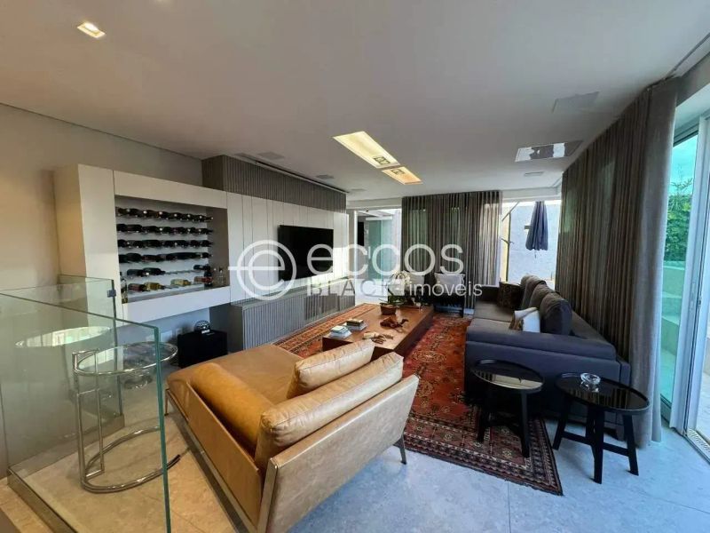 Apartamento com 3 quartos — Savassi, Belo Horizonte