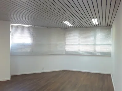 Sala Comercial para alugar, 241m² no Centro, Campinas