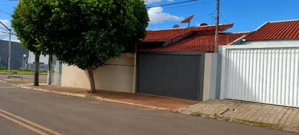 Casa com 3 Quartos à venda, 250m² no Jardim São Lourenço, Campo Grande