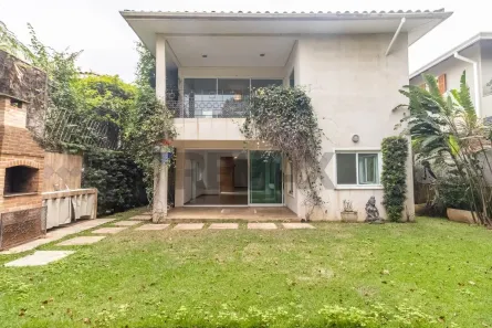 Casa com 3 Quartos para alugar, 320m² no Butantã, São Paulo