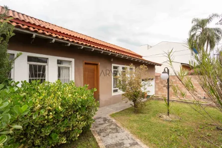Casa com 3 Quartos à venda, 250m² no Jardim Social, Curitiba
