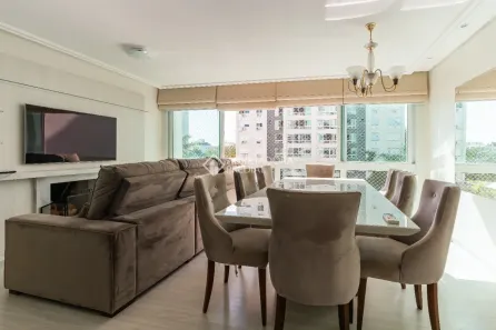 Apartamento com 3 Quartos para alugar, 107m² no Passo da Areia, Porto Alegre