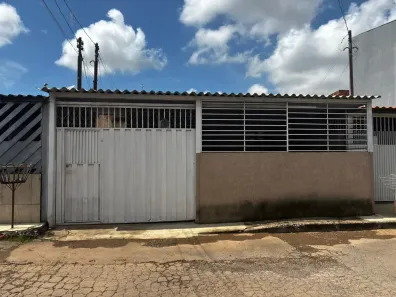 Casa com 3 Quartos à venda, 160m² no Recanto das Emas, Brasília