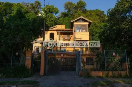 Casa com 3 Quartos à venda, 323m² no Espírito Santo, Porto Alegre
