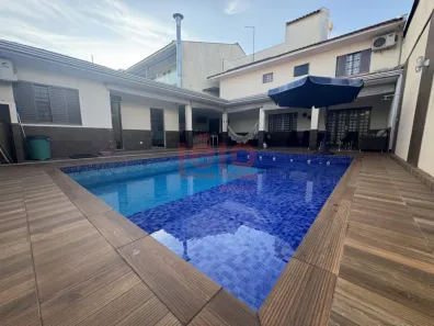 Casa com 4 Quartos à venda, 300m² no Jardim Santa Helena, Maringá