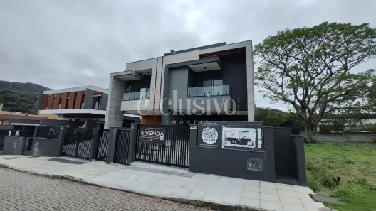 Casa com 3 Quartos à venda, 200m² no Rio Tavares, Florianópolis