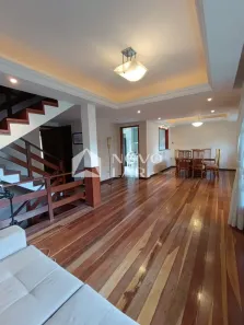 Casa com 3 Quartos à venda, 275m² no Coronel Aparício Borges, Porto Alegre